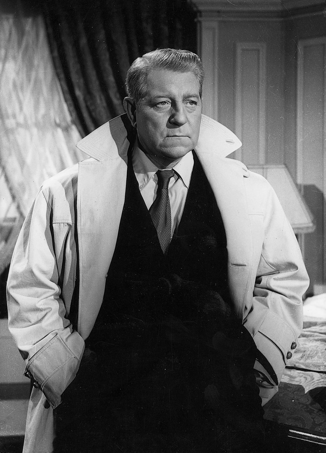 Jean Gabin dans une scène de le Désordre et la Nuit de Gilles Grangier en 1958