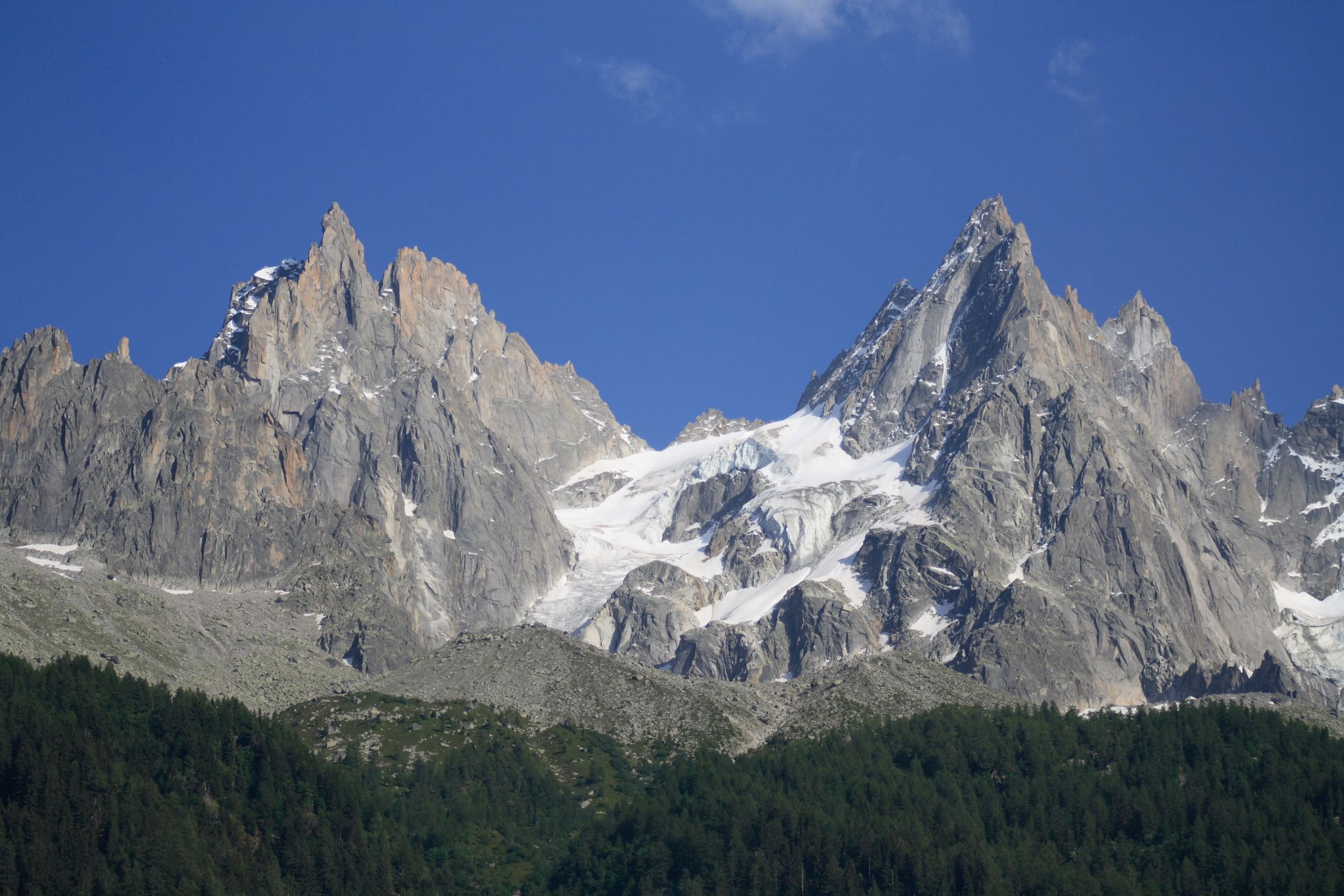 les Drus, dans le groupe de l’aiguille Verte, dans le massif du Mont-Blanc, France, vue du Montenvers