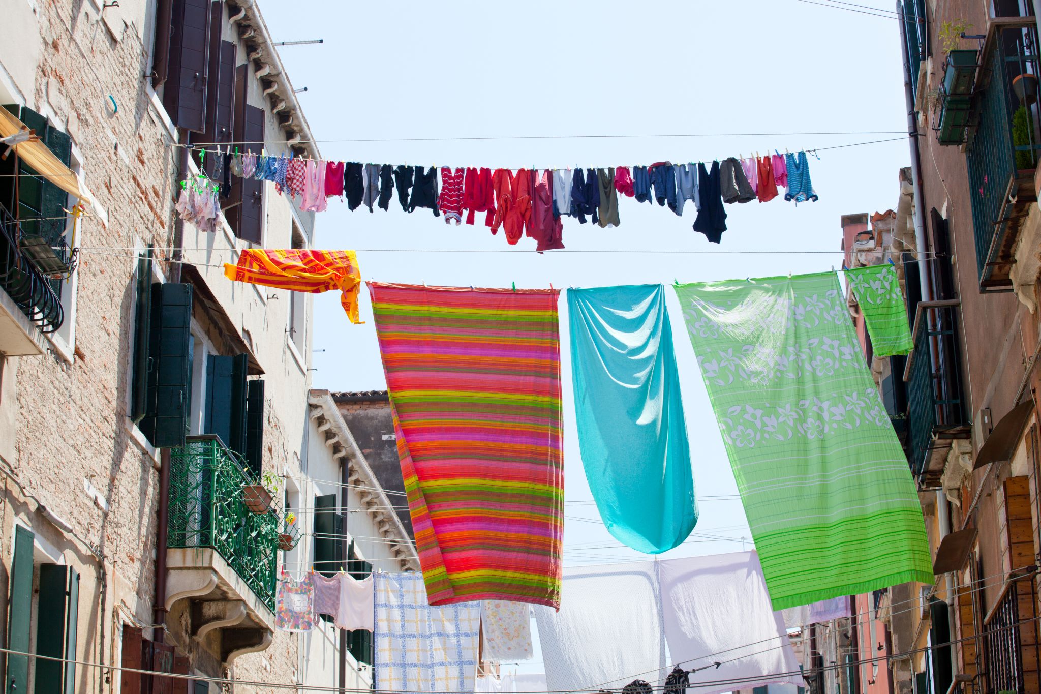 du linge étendu pour sécher