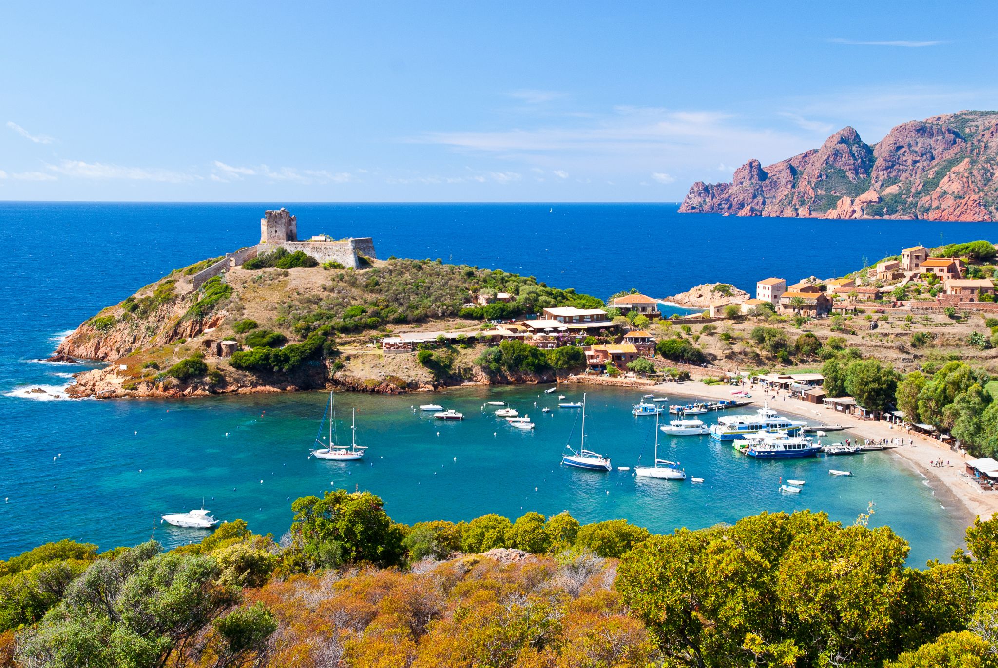 une crique à Girolata, Corse